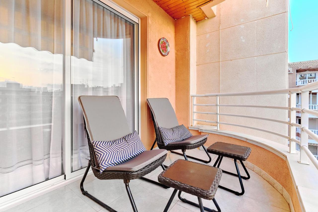 Lovely Sunny Apartment With Shared Pool And Private Parking Torrevieja Eksteriør bilde